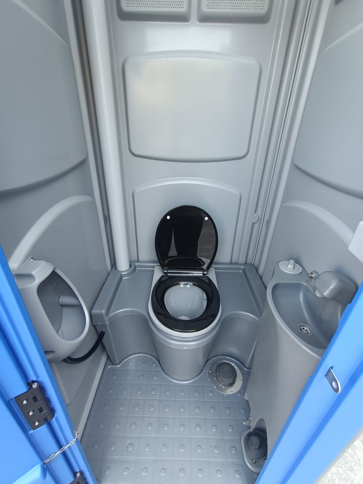 Standalone Unit mobile restroom